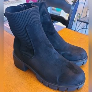 Nobo Boots platform heel black Size 9. Very good !